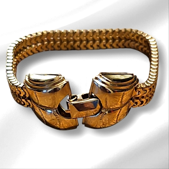 Rare Find,1960,Vintage & Charming Signed EJM GoldTone Bracelet Basket Wave. - Picture 6 of 9